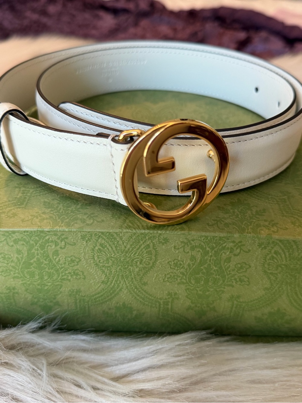 Gucci White Leather Belt with Gold Double G Buckle - Picture 5 of 11
